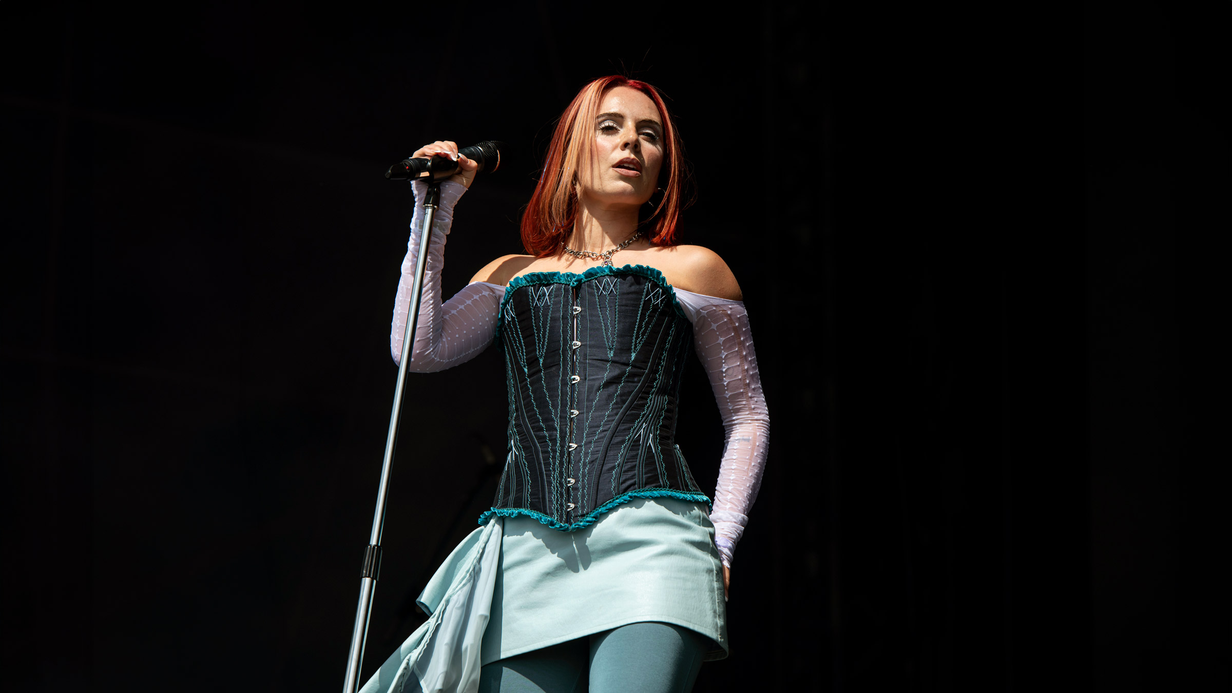 Rose Gray live